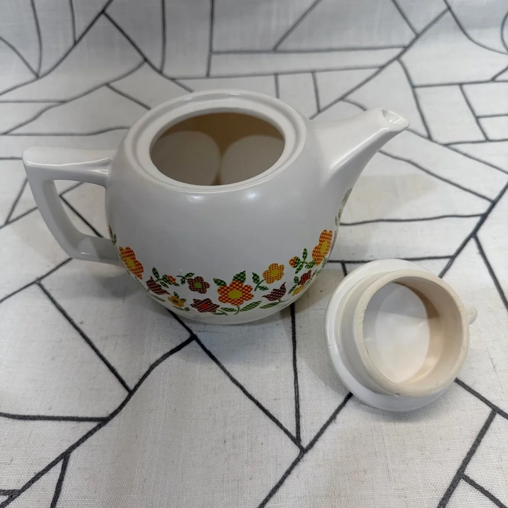 McCoy Teapot Small White Vintage Floral 40 USA Pottery Ceramic 1970s